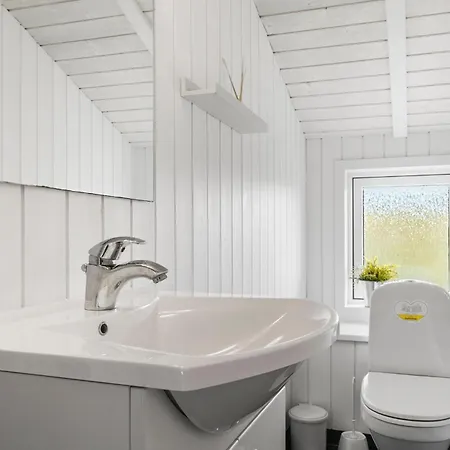 בית נופש Lovely In With Sauna הדרסלב